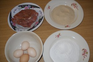 Reteta clasica de snitele de porc cu ou si pesmet