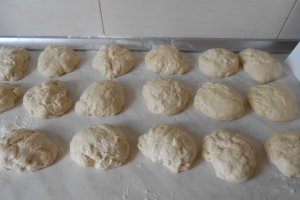 Melcisori pufosi cu branza sarata