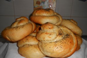 Melcisori pufosi cu branza sarata