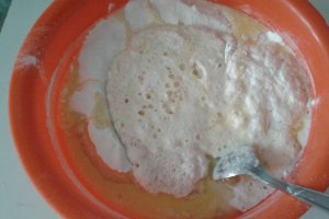 Mini cozonaci cu dulceata de nuci verzi si scortisoara