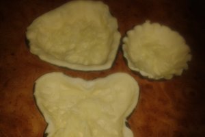Tarte cu salam si mozzarella