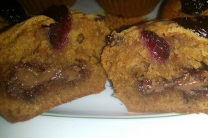 Muffins cu cirese si ciocolata