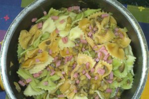 Paste cu ciuperci, ceapa , sunca , cascaval si bechamel