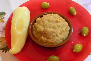 Salata de vinete cu rosii uscate