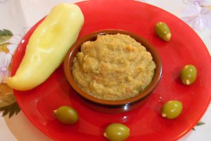 Salata de vinete cu rosii uscate
