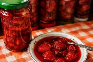 Dulceata de capsuni reteta dietetica, cu menta
