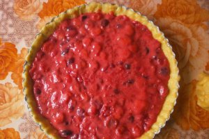 Tarta cu cirese si capsuni