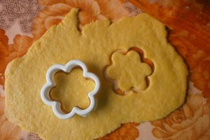 Tarta cu cirese si capsuni
