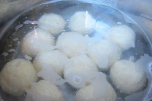 Reteta de preparare a papanasilor muntenesti, sau fierti