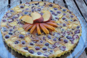 Clafoutis cu cirese si piersici