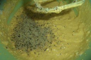 Cheesecake cu seminte de canepa si ghimbir confiat
