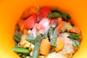 Salata de vinete cu legume coapte