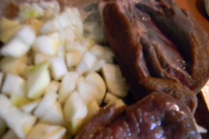 Tigaie cu vanat si ciuperci brune