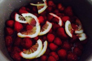 Dulceata de capsuni la Multicooker