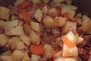 Tocana de cartofi la multicooker