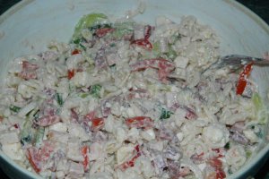 Salata de paste cu salam crud uscat
