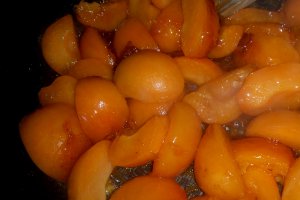 Chec "Tatin" cu caise