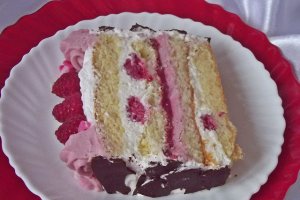 Tort cu mascarpone,zmeură şi ciocolată