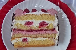 Tort cu mascarpone,zmeură şi ciocolată