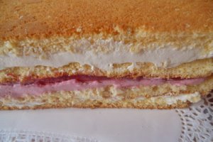 Tort cu mascarpone,zmeură şi ciocolată