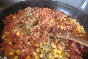 Briose aperitiv cu carne, cus-cus, porumb si multe legume
