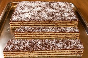 Desert prajitura cu foi si crema de cacao