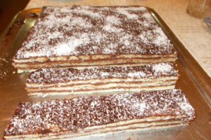 Desert prajitura cu foi si crema de cacao