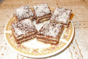 Desert prajitura cu foi si crema de cacao