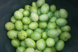 Dulceata de nuci verzi