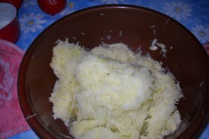 Chiftelute din dovlecei si branza