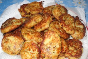 Chiftelute din dovlecei si branza