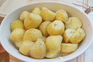 Cartofi noi gratinati