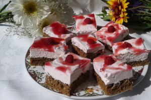 Prajitura cu crema mascarpone si zmeura