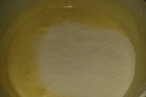 Mini tort - pandispan cu cirese