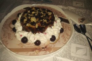 Mini tort - pandispan cu cirese