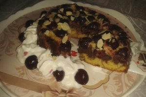 Mini tort - pandispan cu cirese
