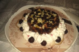 Mini tort - pandispan cu cirese