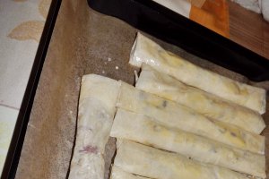 Strudel cu branza si cirese