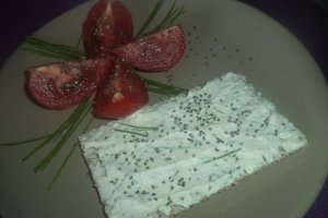 Pasta de branza cu ceapa verde si busuioc
