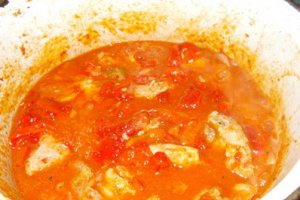 Tocanita cu ardei copti si carne de porc