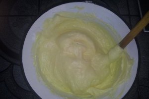 Tort de ciocolata si frisca