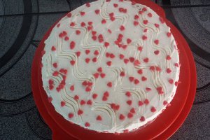 Tort de ciocolata si frisca