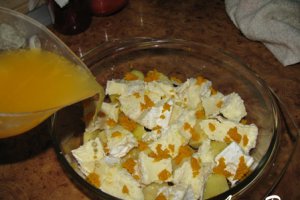 Cartofi copti cu camembert si mac