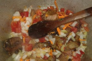 Varza cu carne de la garnita acrita cu corcodușe