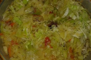 Varza cu carne de la garnita acrita cu corcodușe
