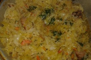 Varza cu carne de la garnita acrita cu corcodușe