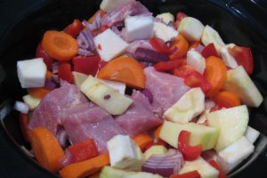 Tocana de legume cu carne de porc la slow cooker Crock-Pot