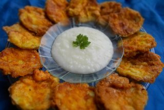 Dovlecei pane cu sos de usturoi