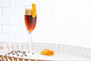 Cocktail cu Cafea si Lichior de Portocale