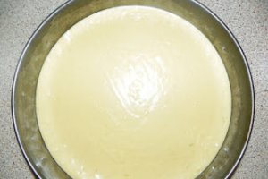 Tort marmorat cu crema de unt de arahide
